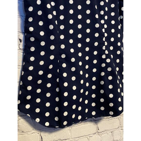 CHAPS Women's No Iron Sleeveless Button Front Blouse Navy Blue and White Size M - Picture 7 of 7